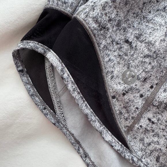 Lululemon Speed Up Shorts 2.5" Gray Speckled Running Athletic Shorts Size 6 - Picture 3 of 7